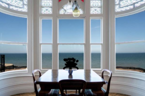 Bellevue By The Bay - Luxury Beach Pad, Panoramic Sea Views